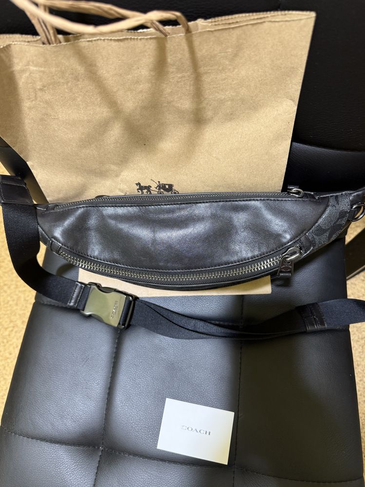 Чоловіча шкіряна бананка сумка COACH оригінал