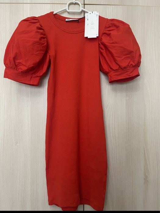 Червоне плаття