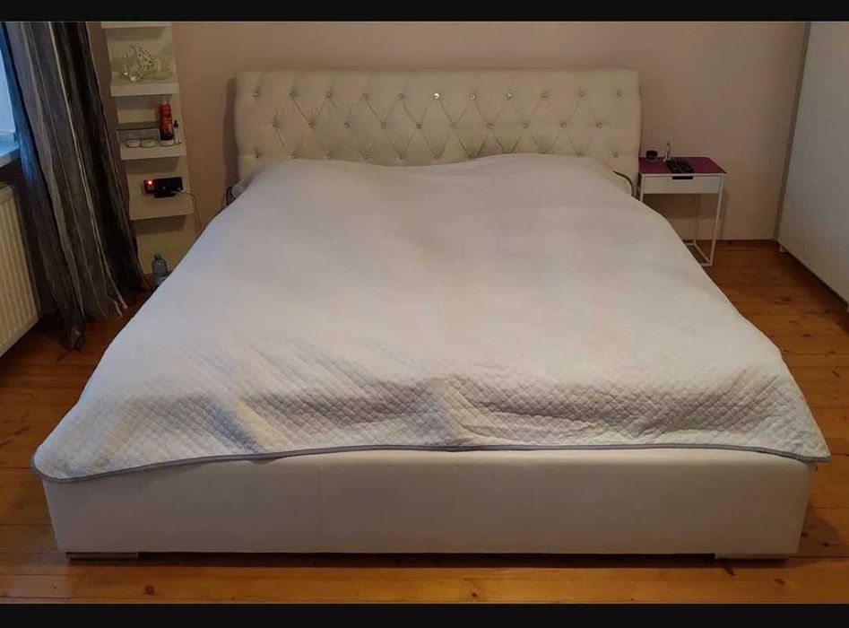 Łóżko 220x200 ekoskóra drewniany stelaż