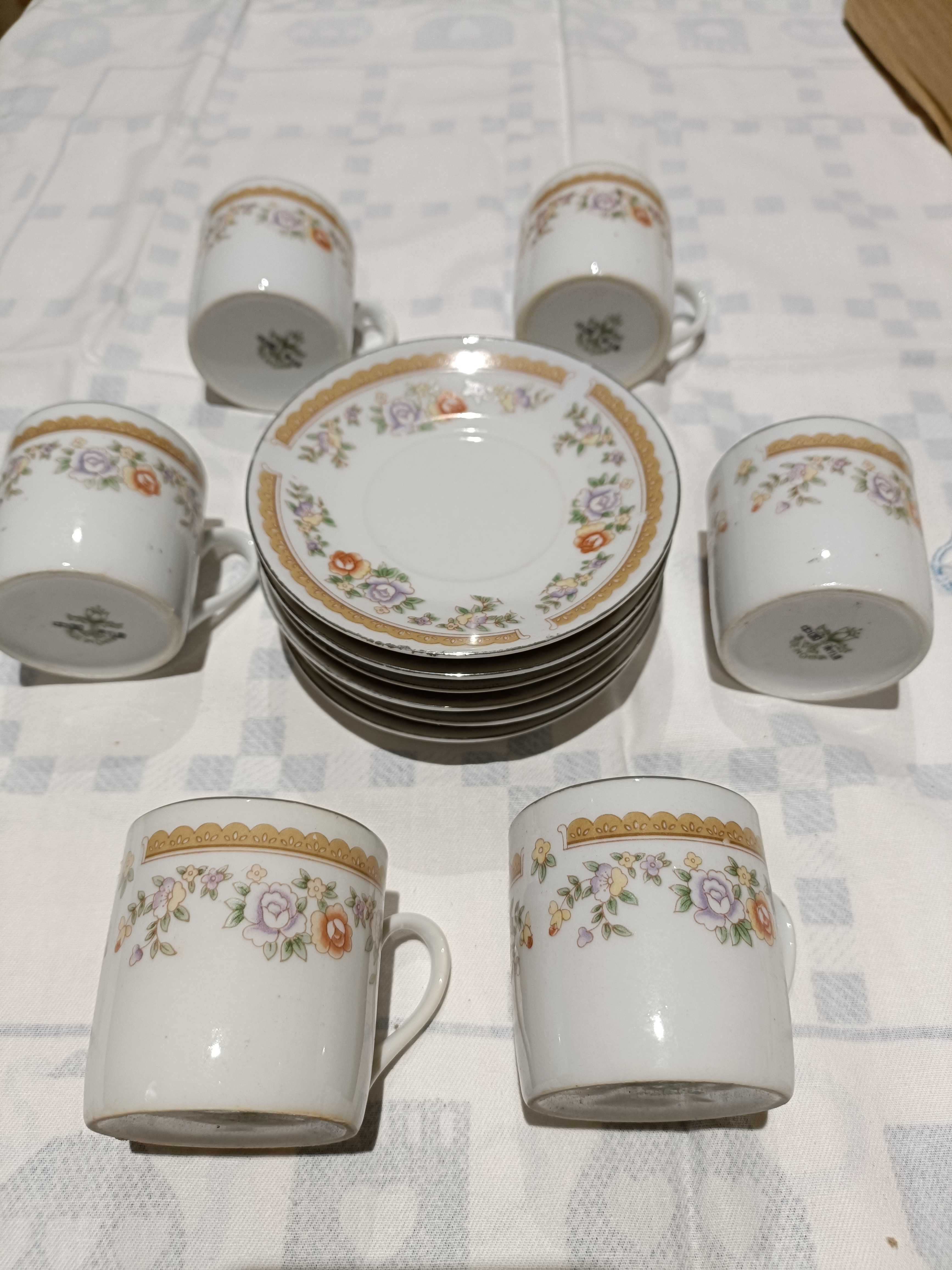 Conjunto chavénas de café