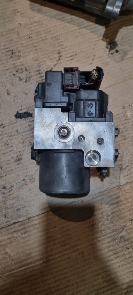 Блок ABS Peugeot Partner Citroen Berlingo 9635756480 насос партнер абс