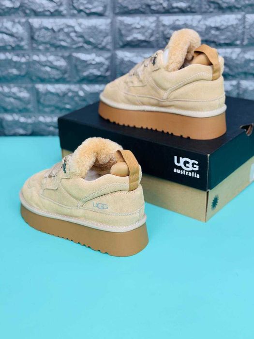 Ugg Lowmel женские зимние кроссовки бежевые на меху натуральная замша