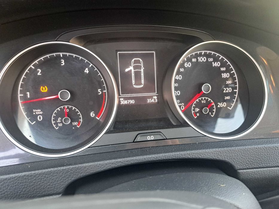 Продаж автомобіля VOLKSWAGEN GOLF 2017 р.в.