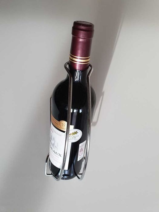 Elegancki stojak na wino na stół
