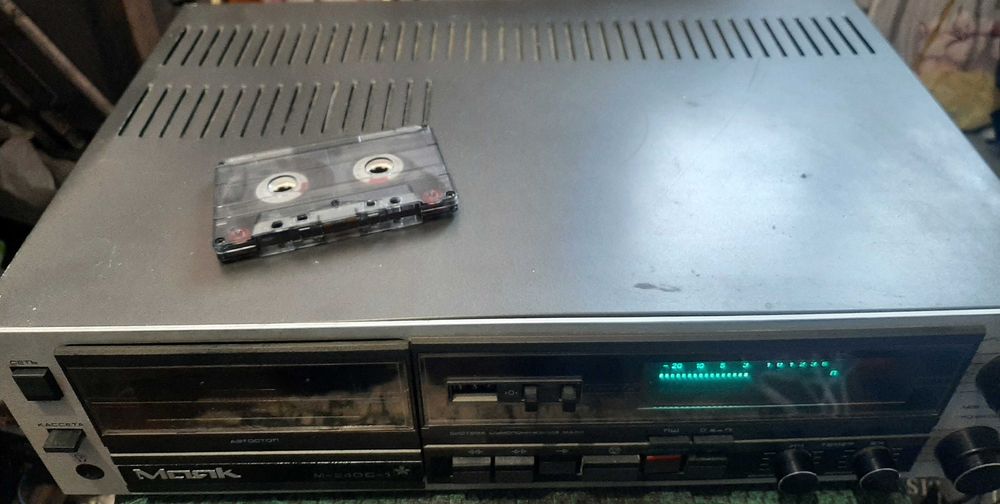 Маяк 240 с-1 касетний магнитофон + АС.