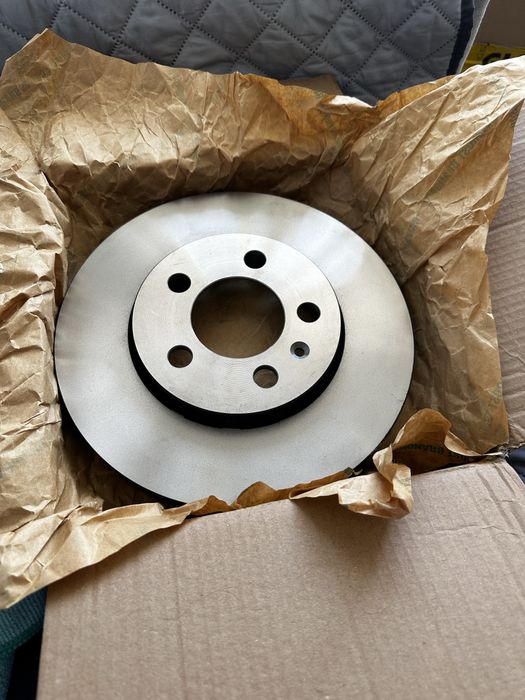 Disco de travão TRW - 256 MM - Ventilado - VW Golf Fox Skoda Seat