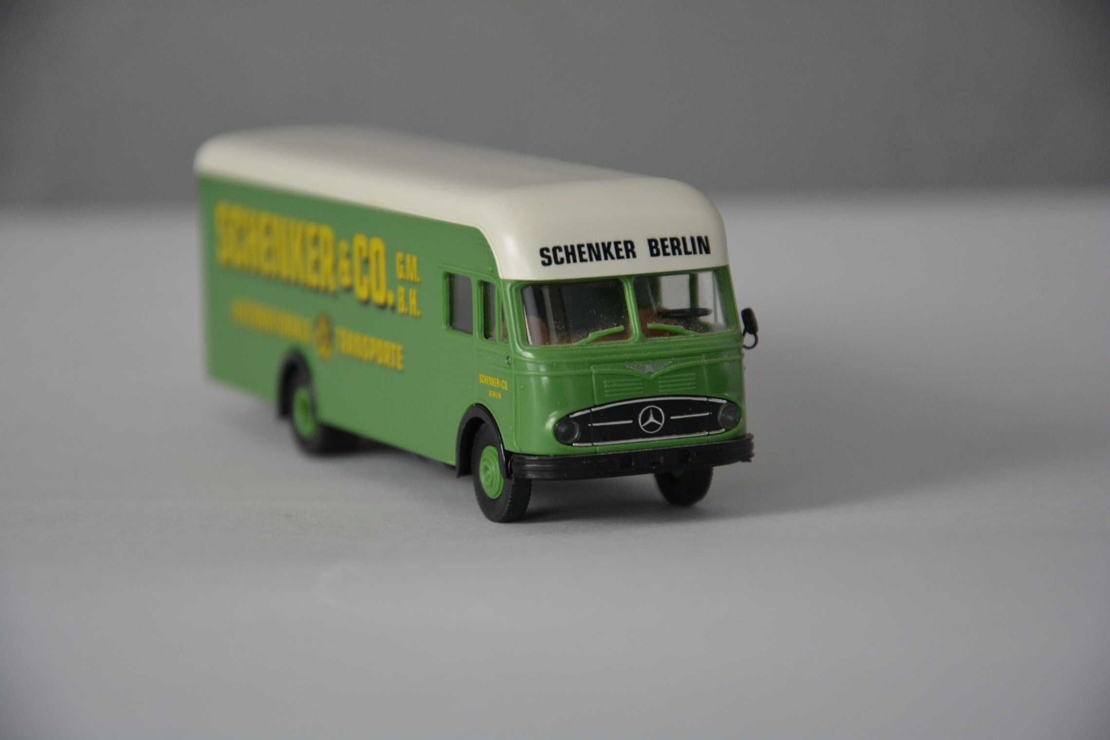 1:87 (H0) Brekina 57190 - MB LP 322 Ackermann Pullman- Schenker Berlin