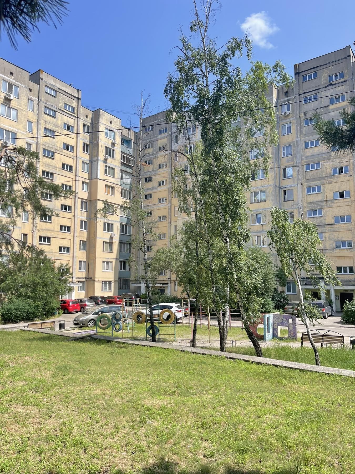 Продаж 2кім квартири по вул Будівельників 4