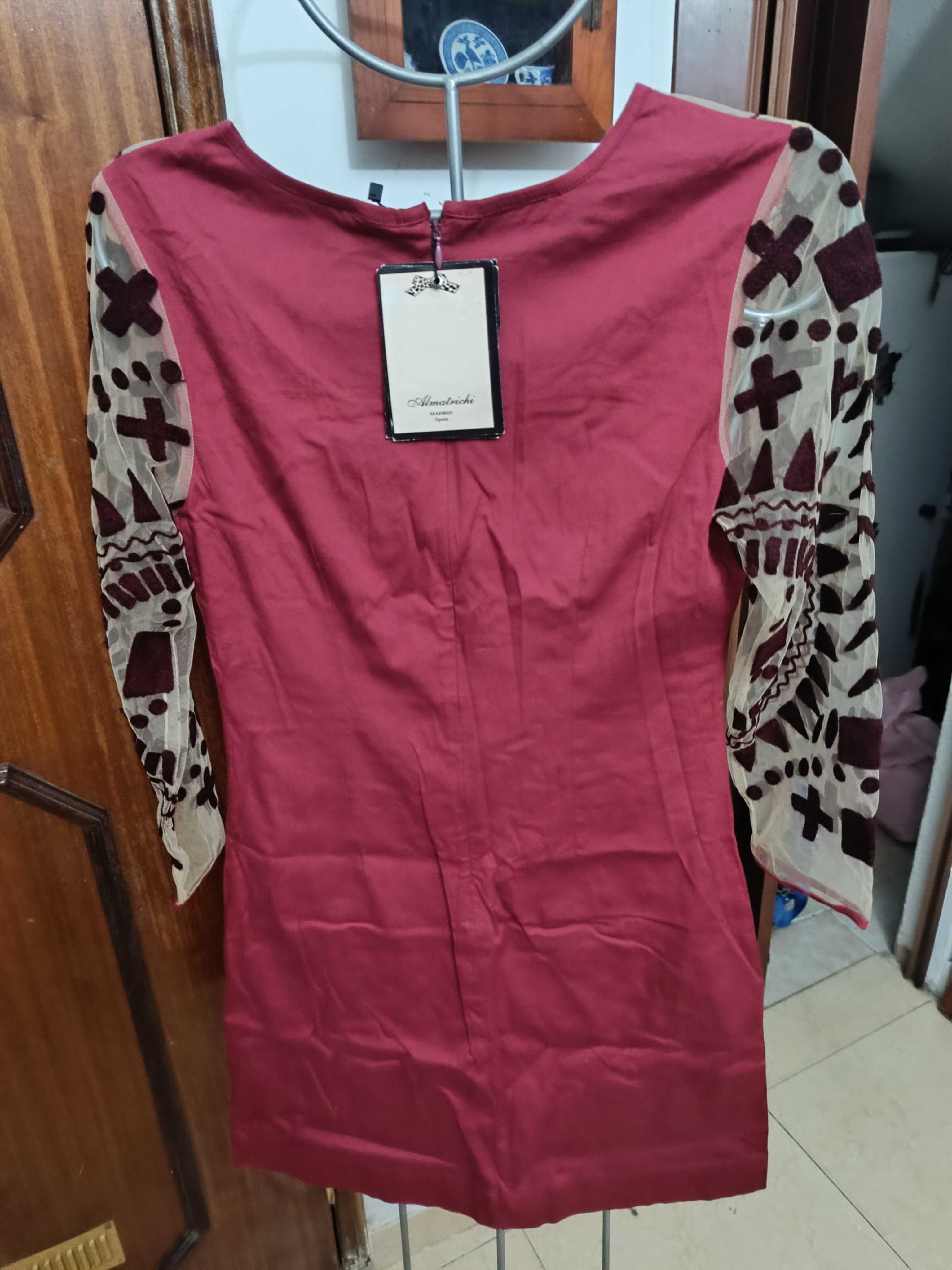 Vestido novo com etiqueta marca almatrachhi