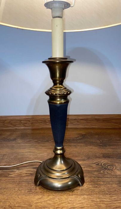 Lampa z abażurem