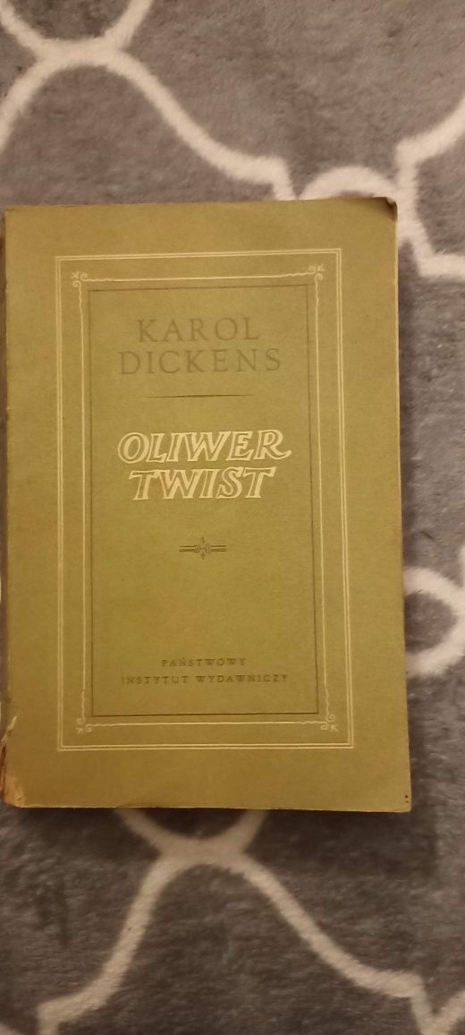 Książka Oliwer Twist Karol Dickens