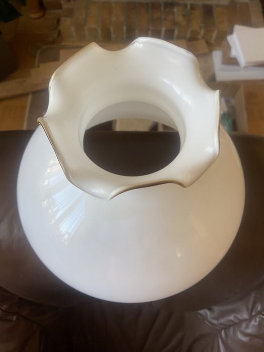 Klosz do lampy z falbanką. 24 cm średnica jak nowy