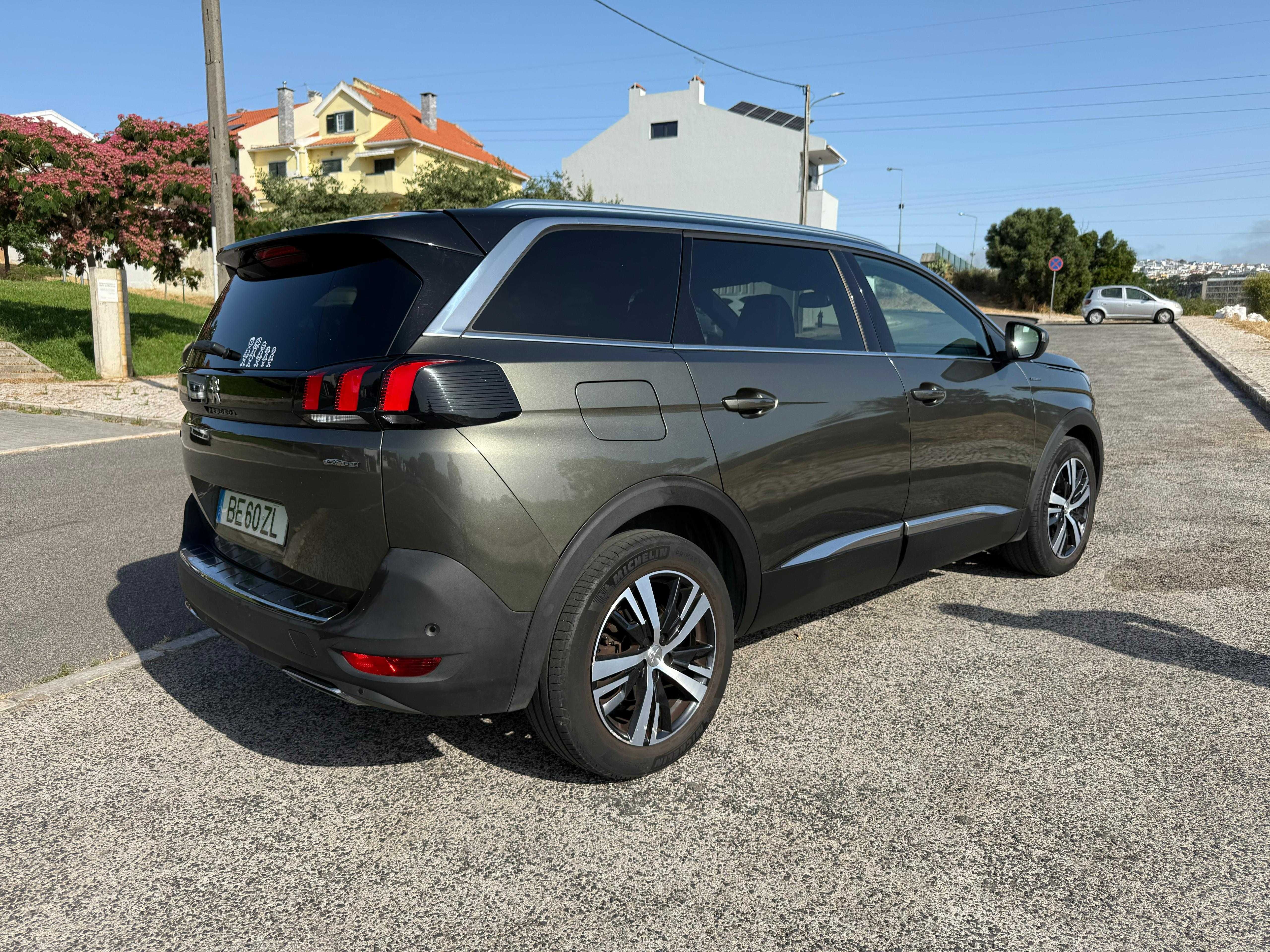 Peugeot 5008 GT Line 7 Lugares 1.6cc  2018