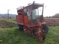 kombajn do buraków pietruszki marchewki  italo svizzera rok 1980 czesc