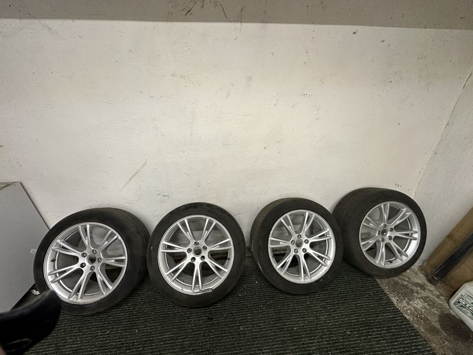 Диски R19 на Tesla Model Y с летней  резиной