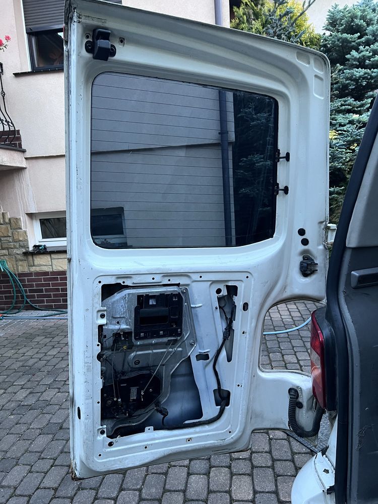Volkswagen t5 transporter drzwi skrzydełka komplet