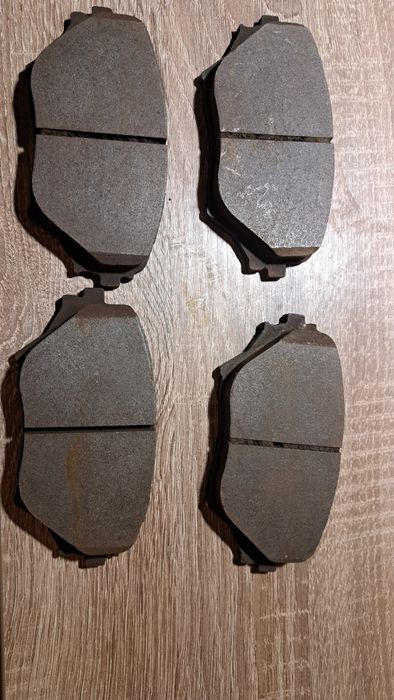 Гальмівні колодки на Toyota Rav 4: BLUE PRINT ADT342120