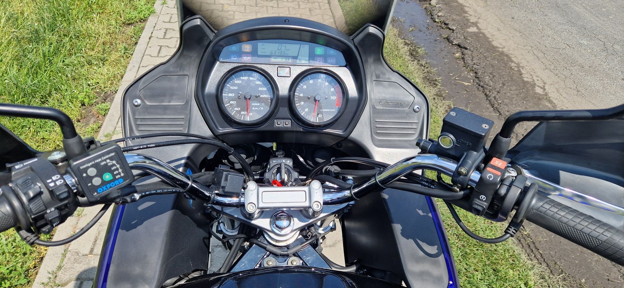 Honda XL 1000 Varadero rok 2004 przeb 63 tys km .