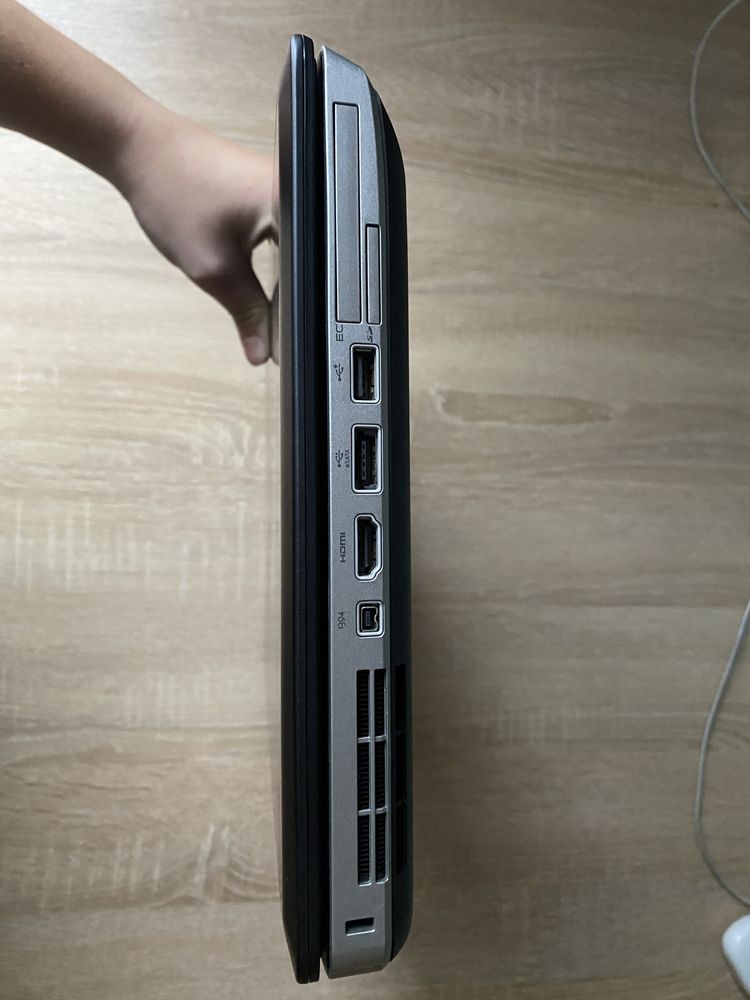 Ноутбук dell Latitude E5520