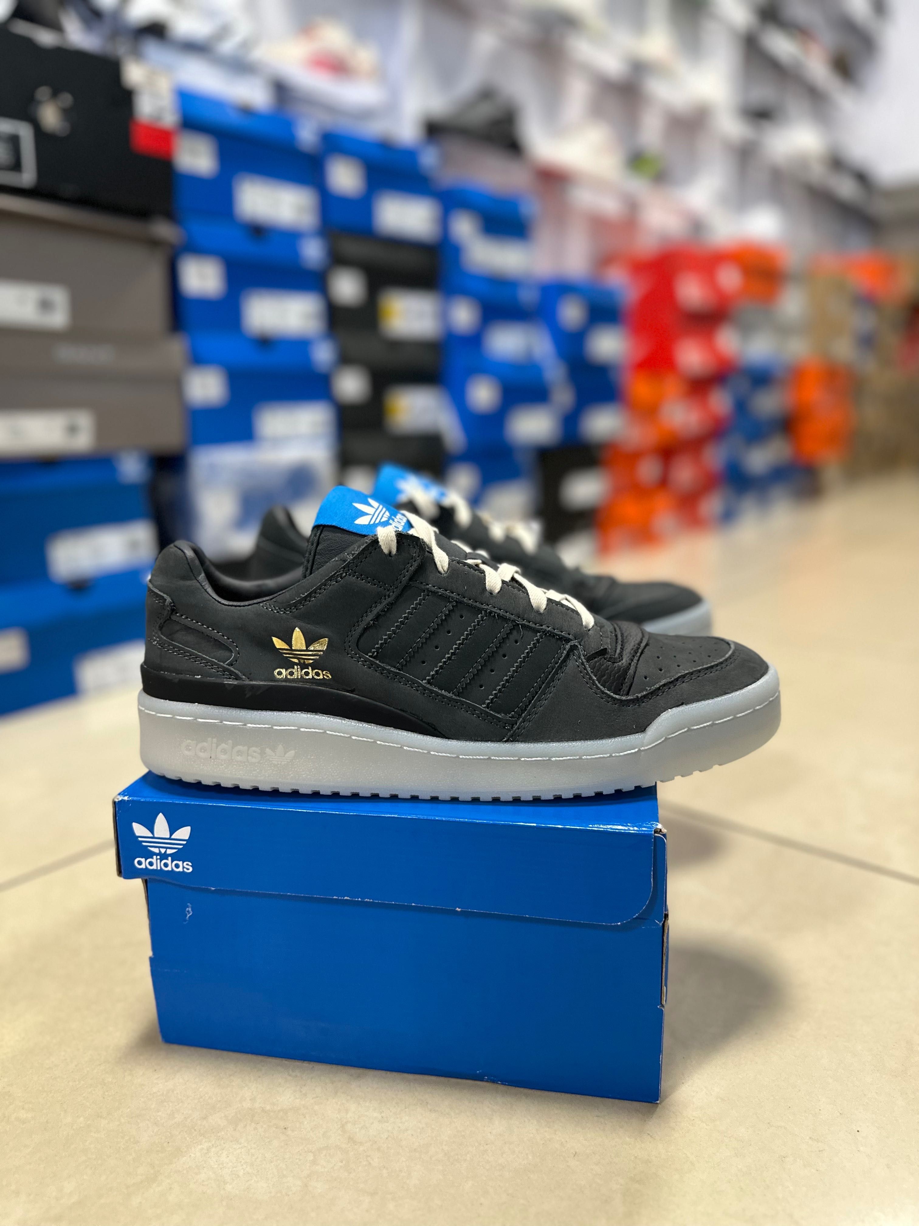 Чоловічі оригінальні кросівки Adidas Forum Low CL HQ1507