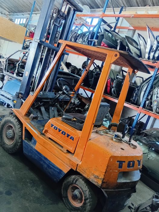 Empilhador Toyota 2t5