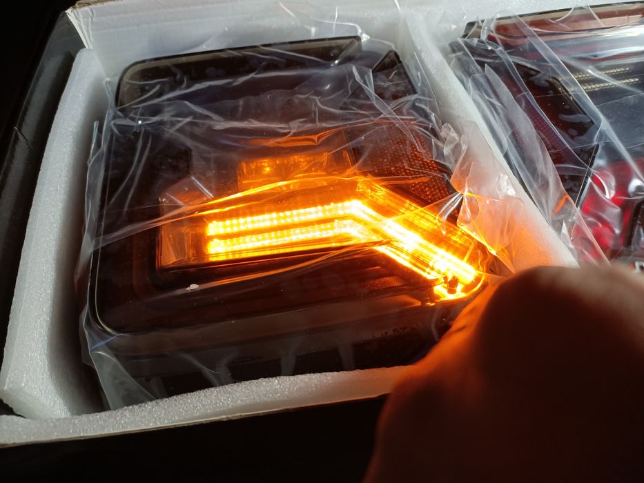 Lampy tył LED tylne Jeep Wrangler JL 2018 do 2023 europejskie