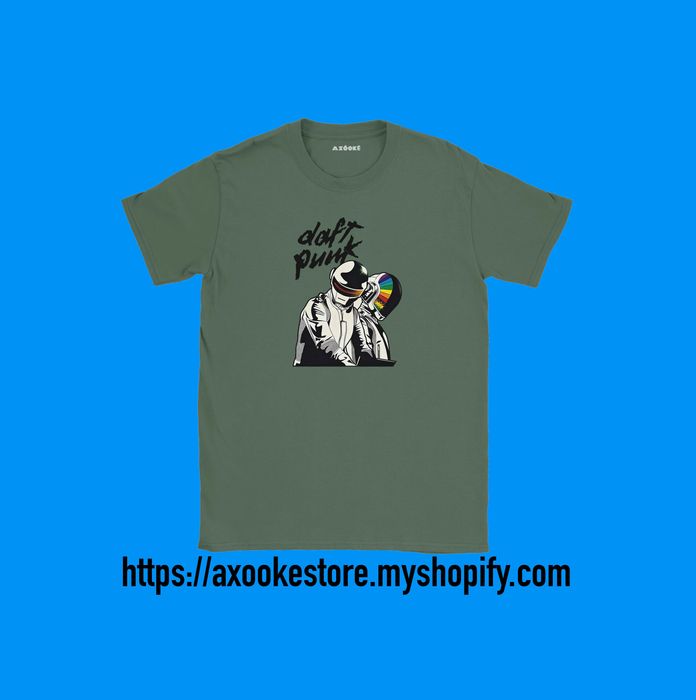 T-shirts, Sweatshirts, Casaco c/ Capuz . Estampas com vários temas.