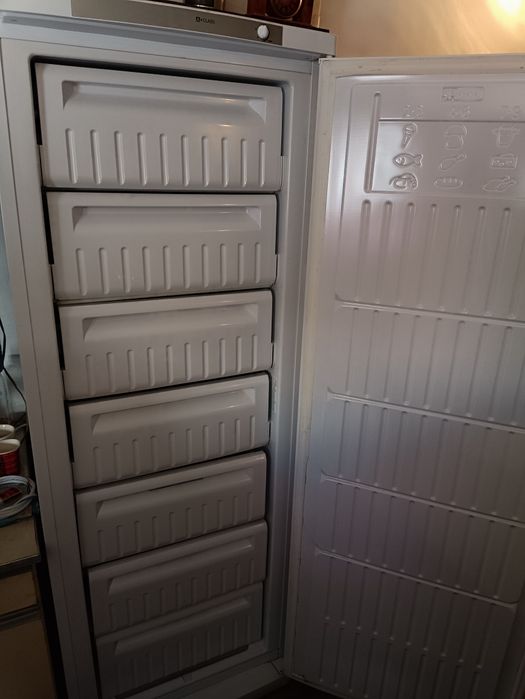 Морозильная камера INDESIT SFR 167 NF