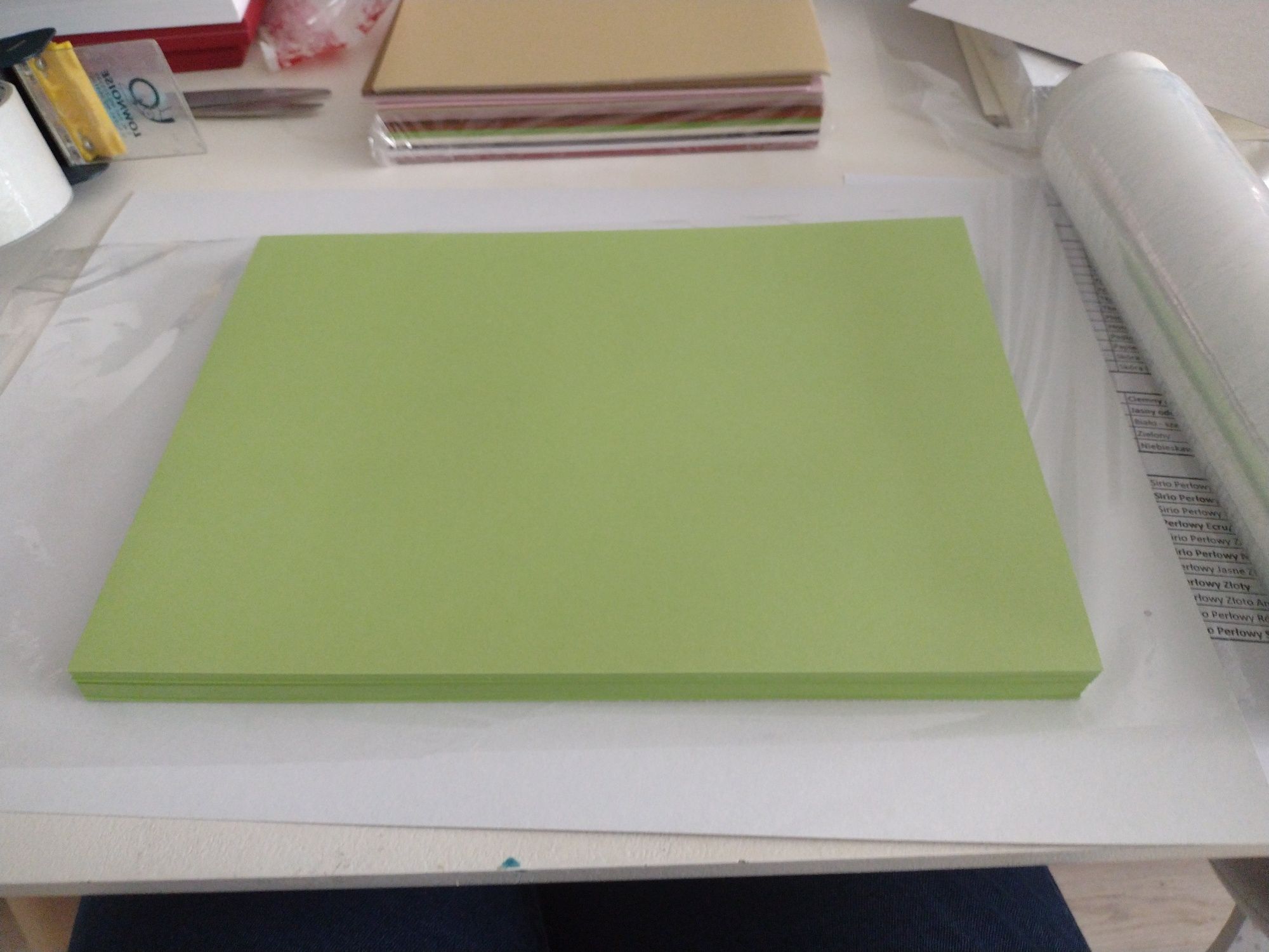 Papier perłowy zielony 100 kartek a4 marble cover corintian grey