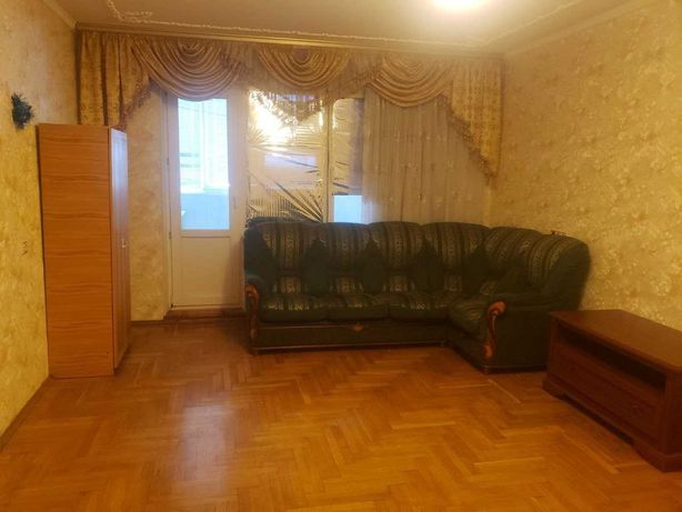 Сдается комната в 3-х комнатной квартире (м. Харьковская)