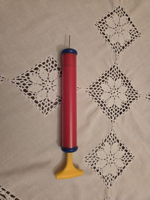 Pompka do pompowania np. Piłki