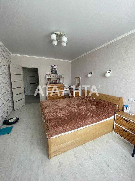 Продам 2-комнатную квартиру с Ремонтом 71м2 ЖК Радужный