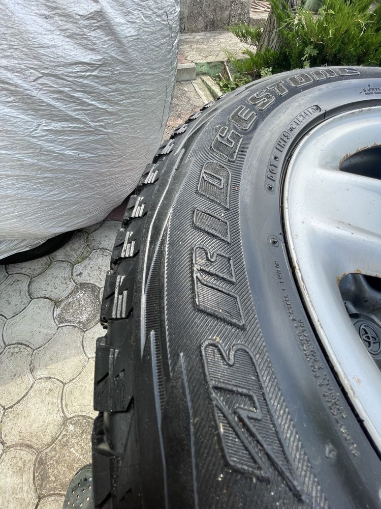 Диски оригинальные 17’’ Toyota Rav4 с резиной