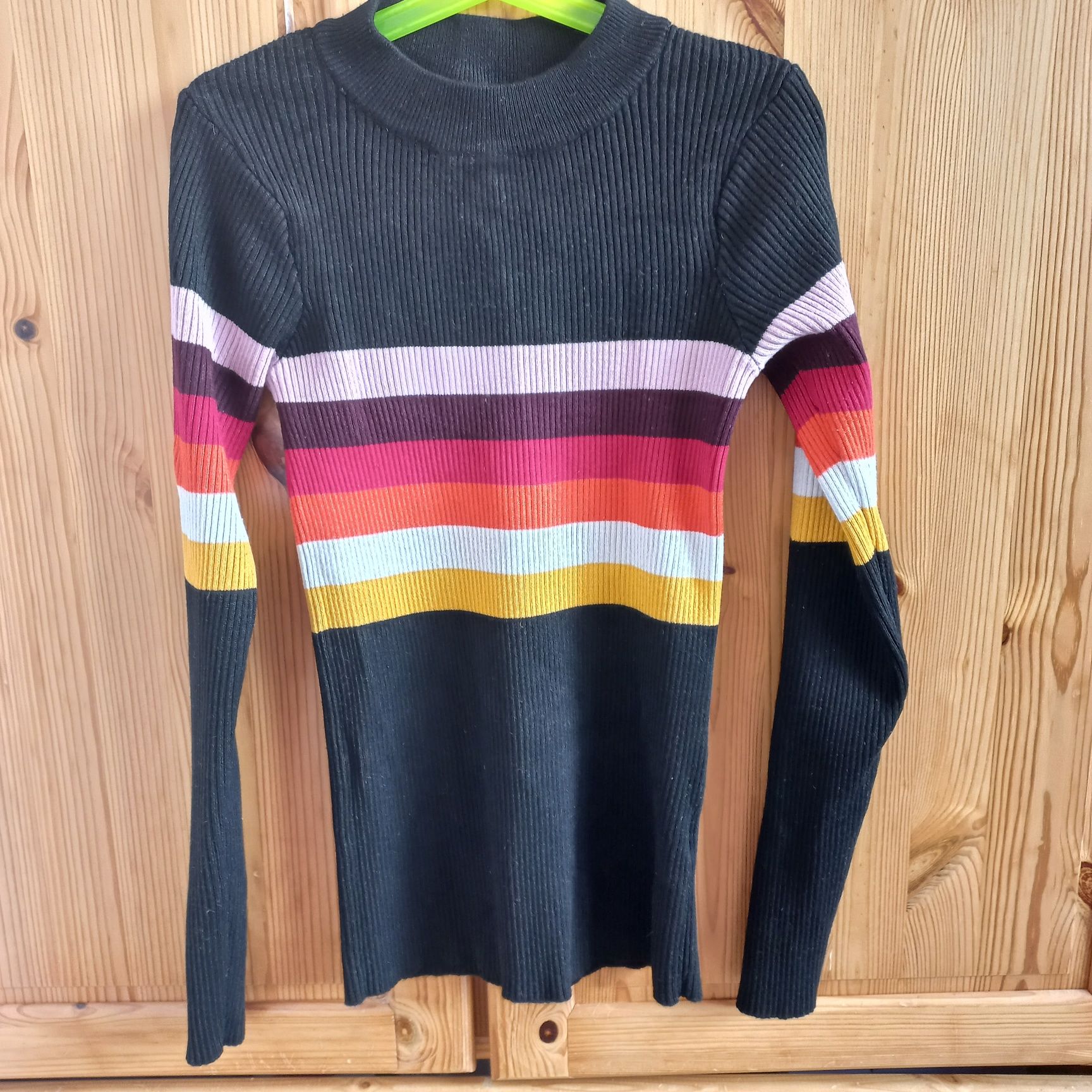 Sweter, sweterek czarny, kolorowy