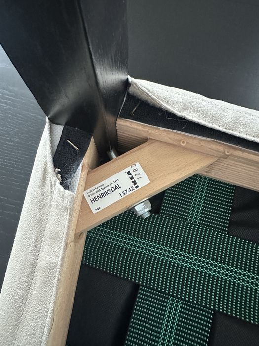 Stol dla 6 osob, rozkladany wraz z 4 krzeslami