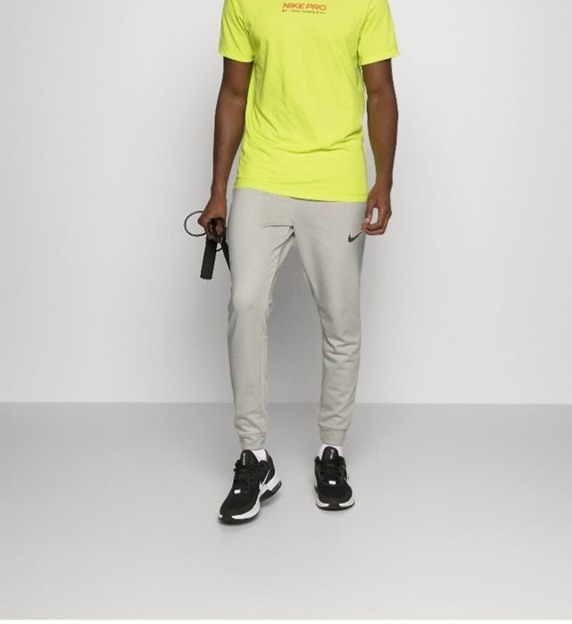 Spodnie dresowe Nike Taper r. M