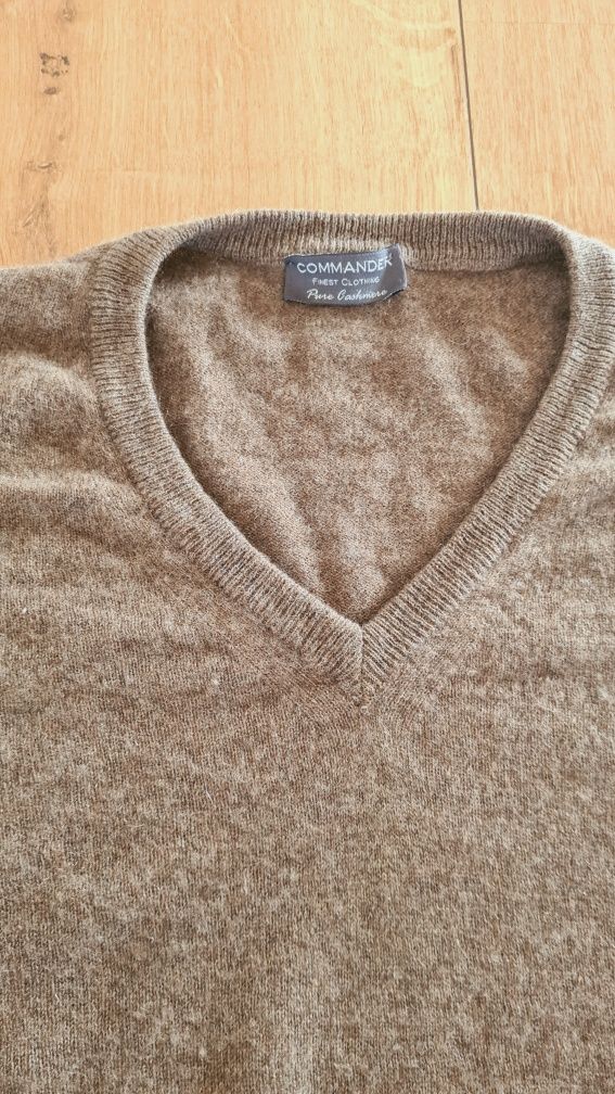 Sweter w serek vneck 100% Kaszmir. Camel koniakowy. Rozmiar XL