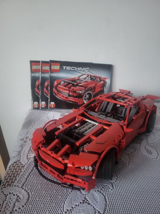 Lego technic 8070 czerwony samochód