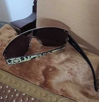 Óculos de sol femininos, originais e sofisticado - Marca Versace