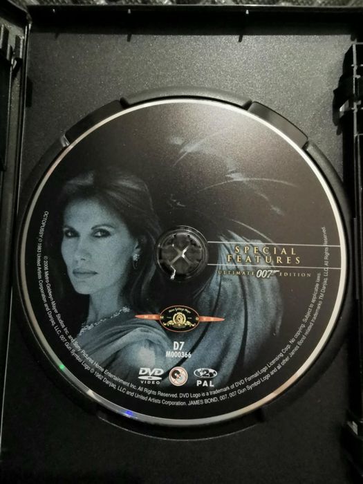James Bond 007 - Ośmiorniczka DVD stan idealny