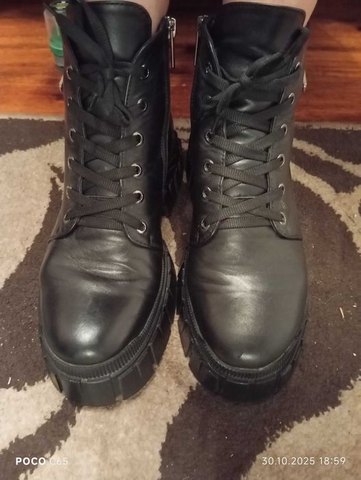 Ботинки жіночі осінні