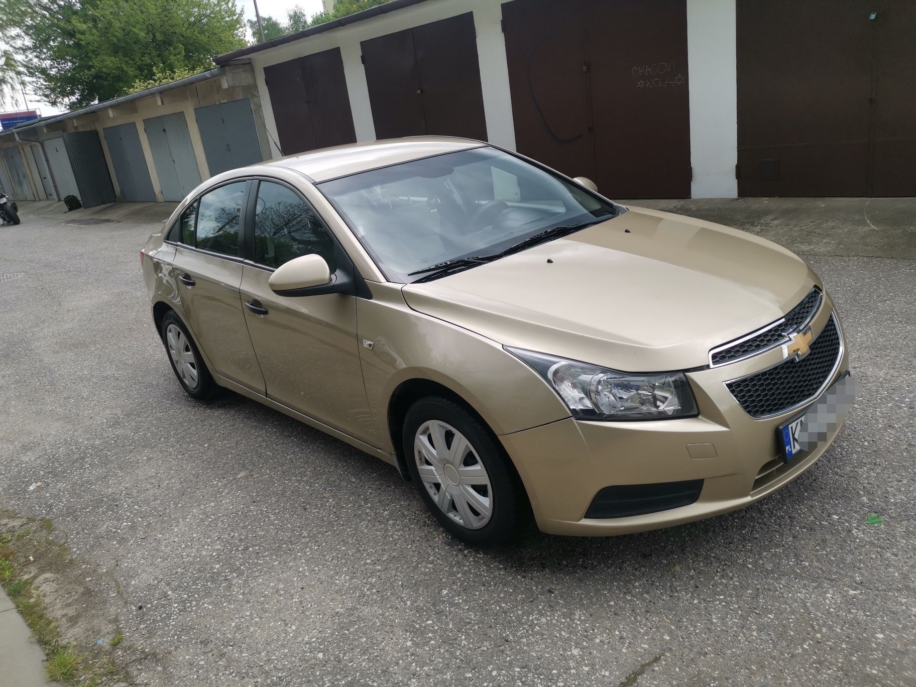 Chevroleta Cruze silnik 1.6 z gazem rok 2009 bez rdzy. Niski przebieg.