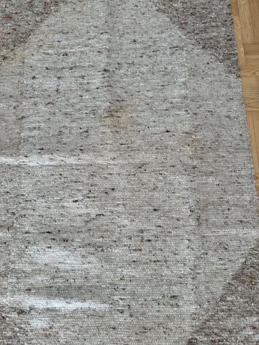 Sprzedam Komodę z dywanem