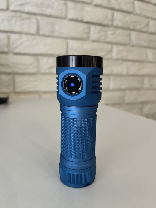 Emisar D4Sv2 - ручний ліхтар