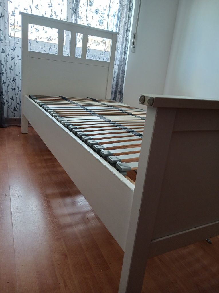 Cama ikea corpo e meio