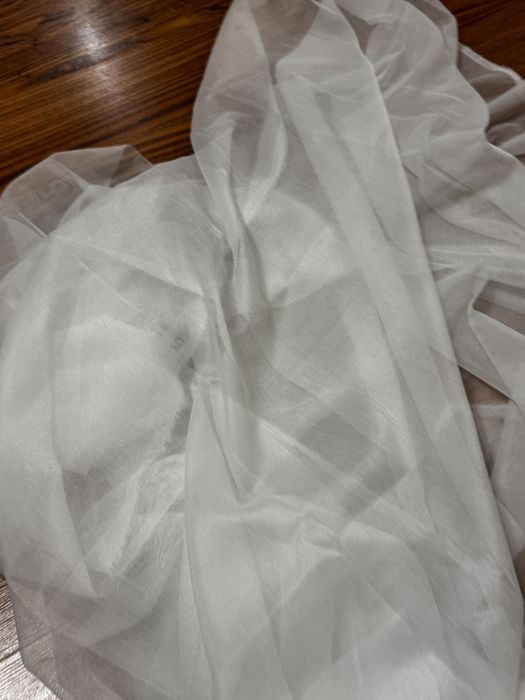 Ткань белая тюль,два куска: 530*70 см и 450*45 см