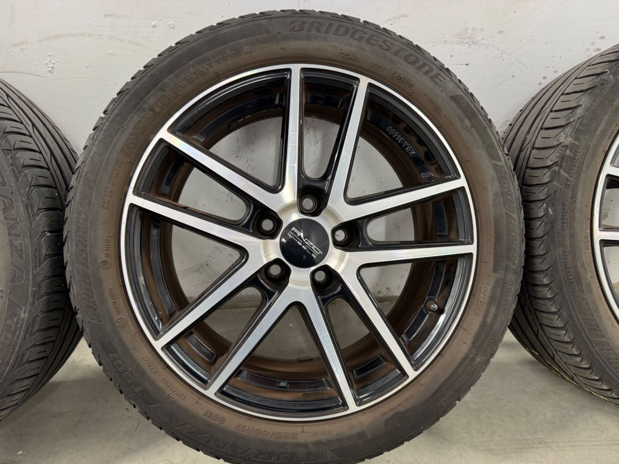 Felgi ANZIO SPLIT 5x112 7x17 ET45 57.1 +opony BRIDGESTONE TURANZA T001