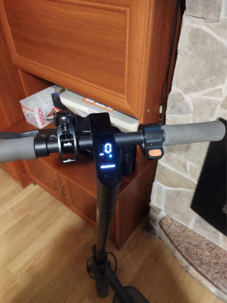 Електросамокат Xiaomi Mi Electric Scooter Essential Black