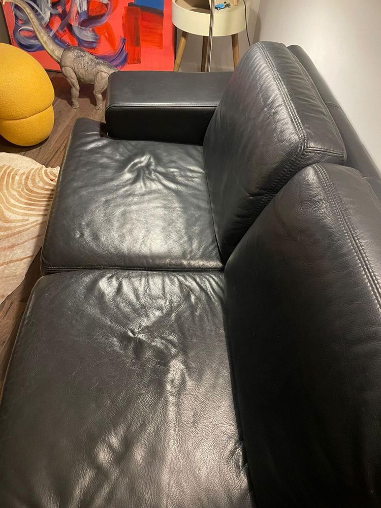 Vendo sofa em pele preto