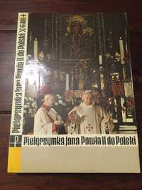 Książka pamiątkowa o pielgrzymce papieża Jana Pawła II do Polski